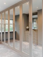 bespoke-mirrored-oak-dressing-room